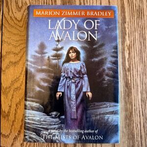 Lady of Avalon Marion Zimmer Bradley Viking HC 1997 1st Ed Avalon Series #3 DJ